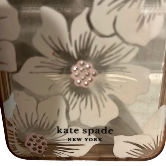 🔥Kate Spade N.Y. cell phone case for iPhone 11🌼SALE🌼price drop 20% - Picture 2 of 4
